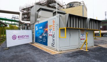 Foto zeigt die neue Wärmepumpe die an das Fernwärmenetz in Herne angeschlossen wurde.